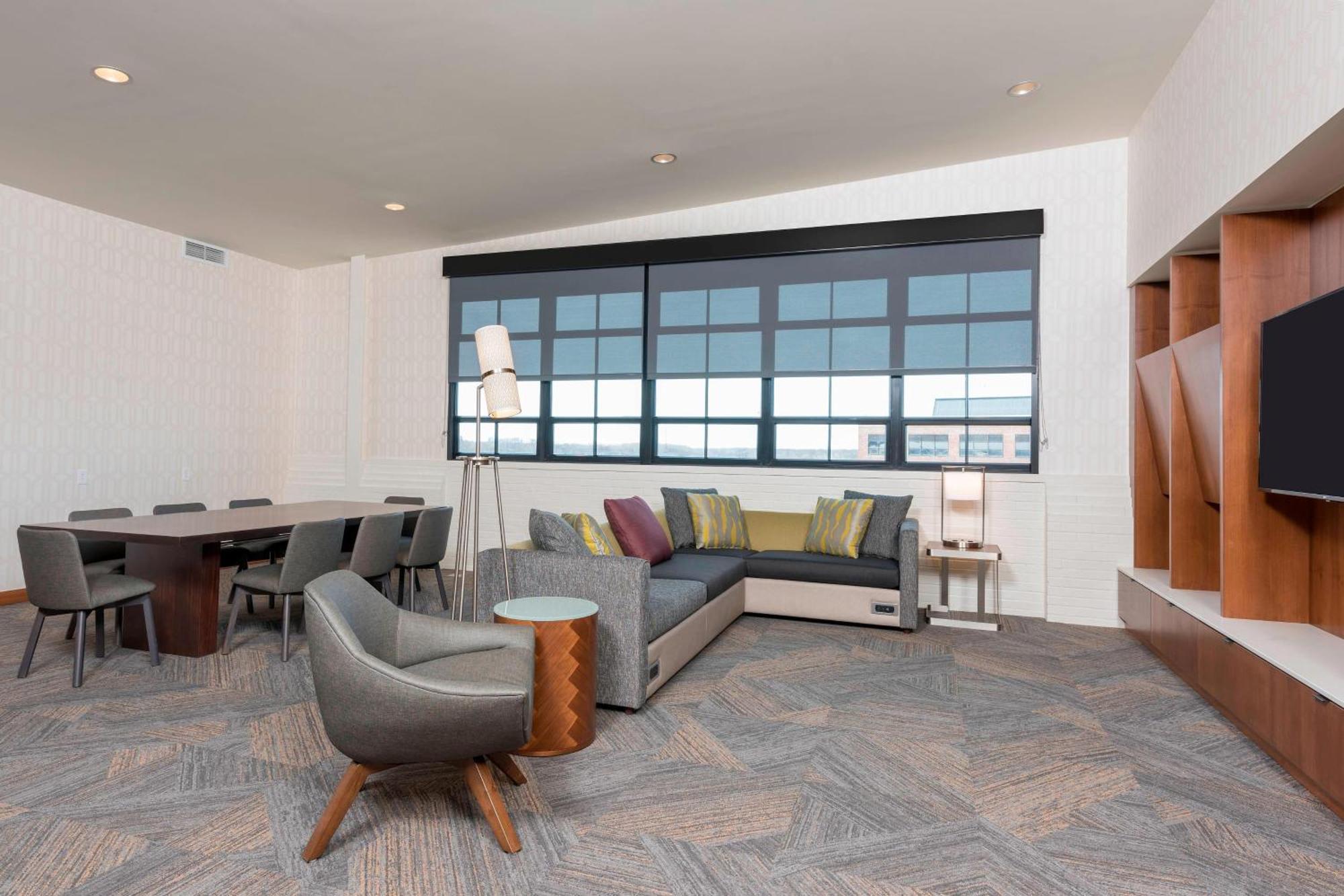 Courtyard By Marriott Waterloo Cedar Falls Eksteriør bilde