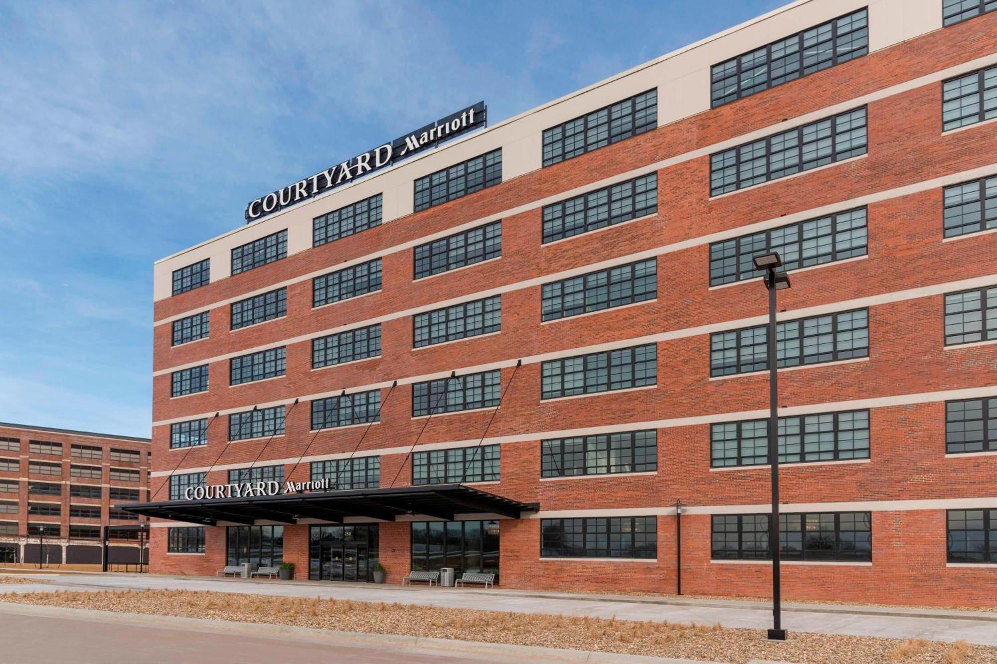 Courtyard By Marriott Waterloo Cedar Falls Eksteriør bilde